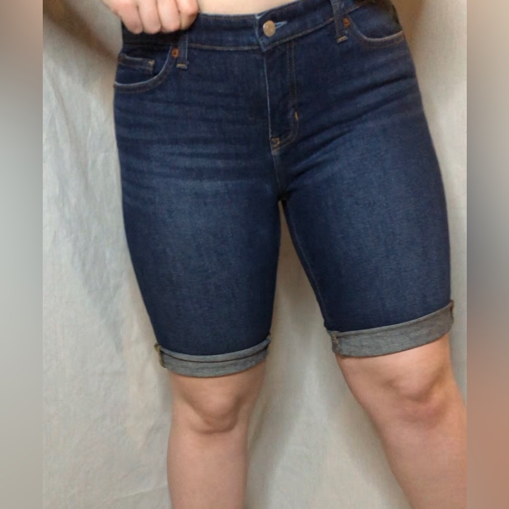 Gap Medium Wash 9” Bermuda Shorts Size 29